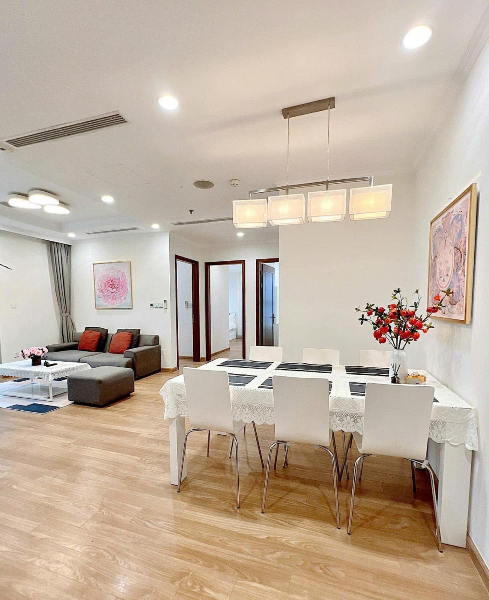 Kabilux House - 1-2-3 Bedrooms In Vinhomes Times 4*